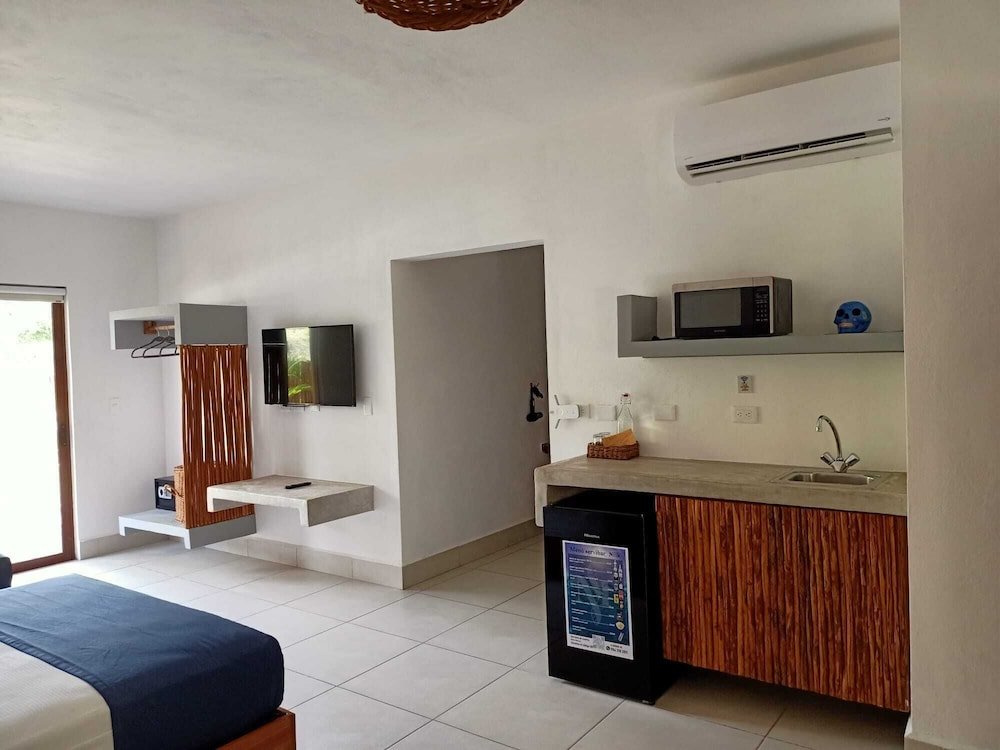 Habitación Estándar, 2 camas dobles, balcón — 4