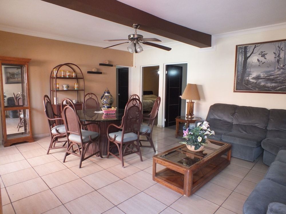 Family Suite (Master, 4 camas dobles) — 4