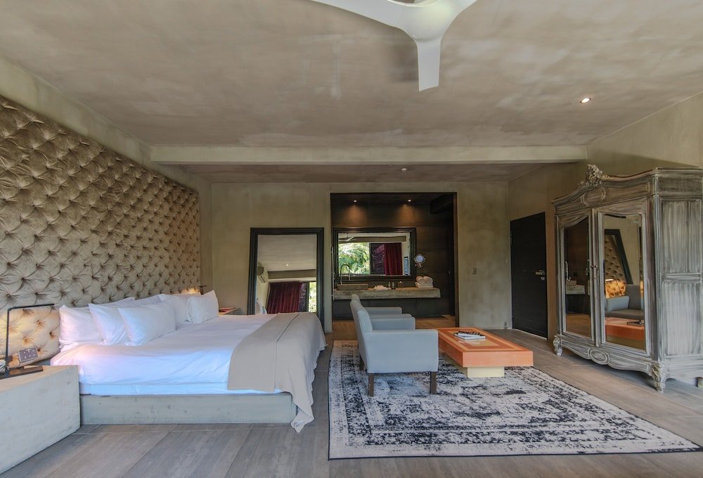 Junior Suite, Beachfront — 3