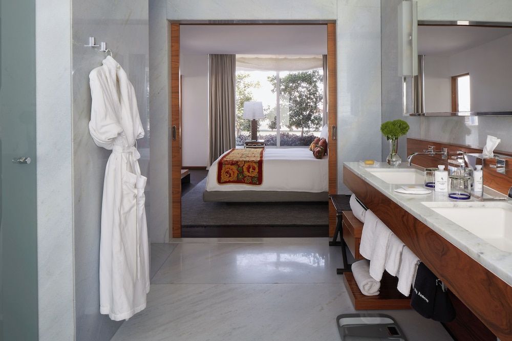 Suite Presidencial, 1 Cama King, No Fumar, Balcón — 5