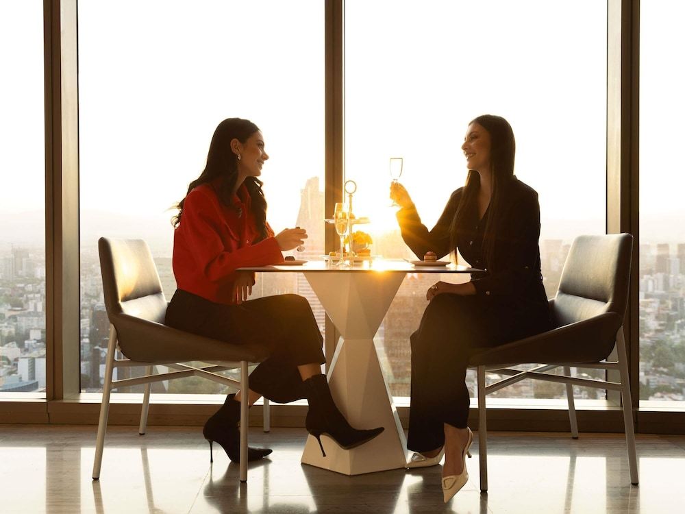Junior Suite, Club Lounge Access, Executive Level (Reforma View) — 2