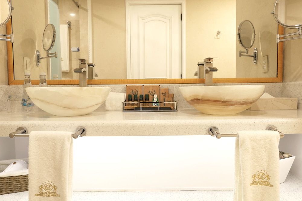 Master Suite — 7