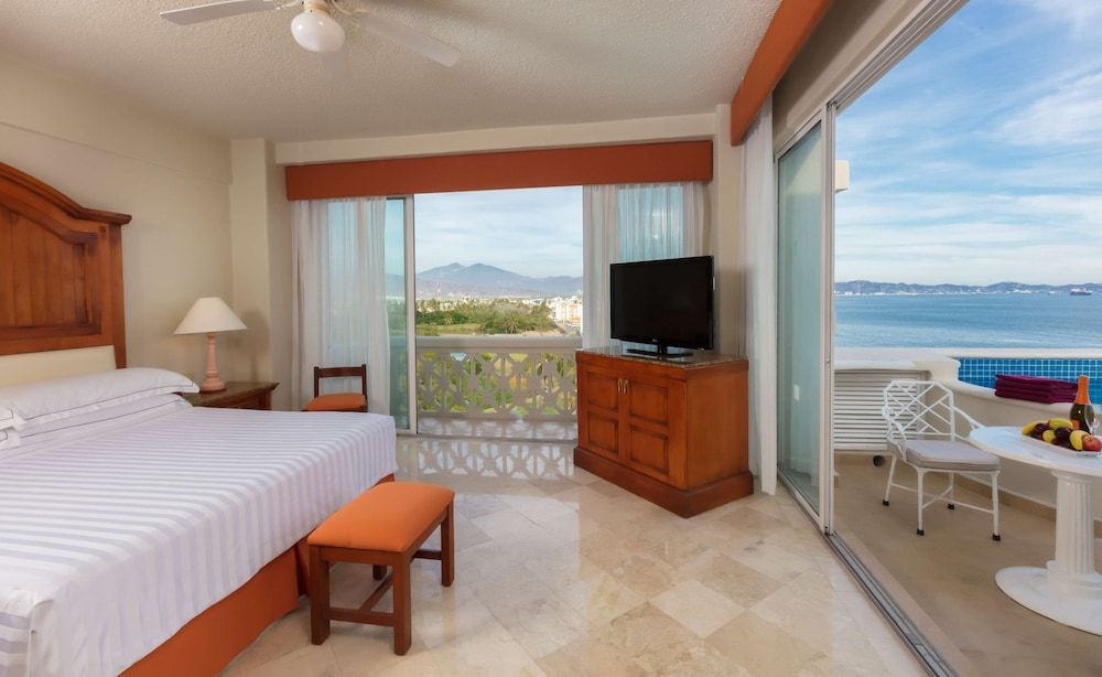 Master Suite Premium Level con Sea Front View and Private Swimming Pool — 4