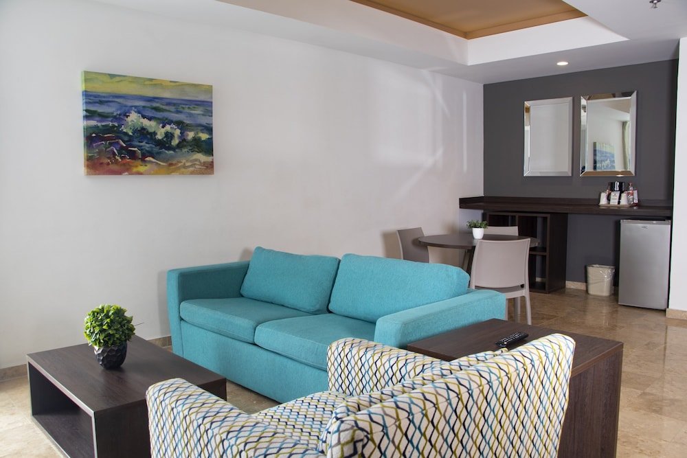 Suite, Multiple Beds — 4