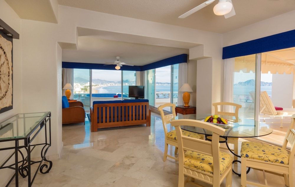 Master Suite Premium Level con Sea Front View and Private Swimming Pool