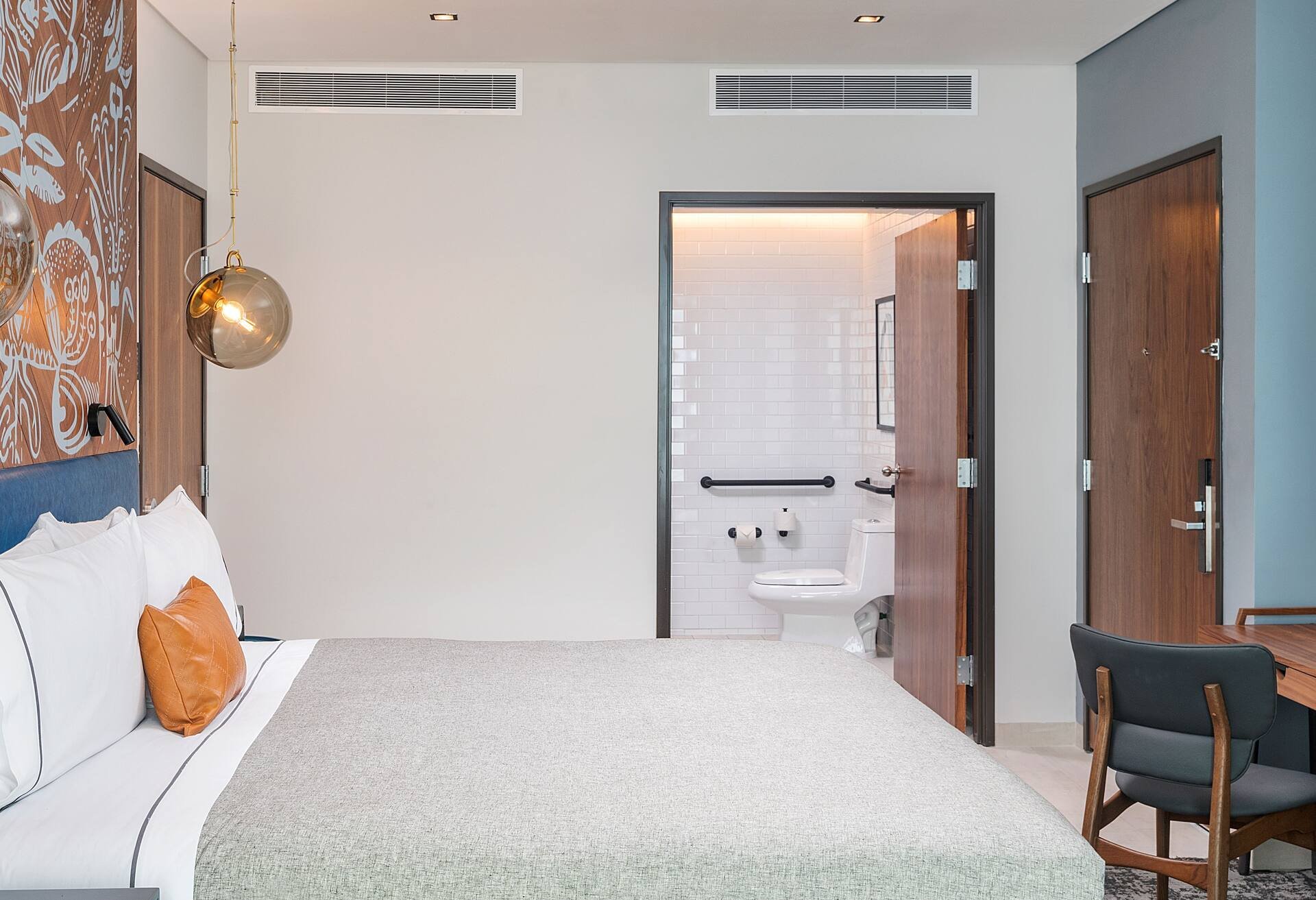 1 cama King Mobility/hearing Access Ri Shower — 3