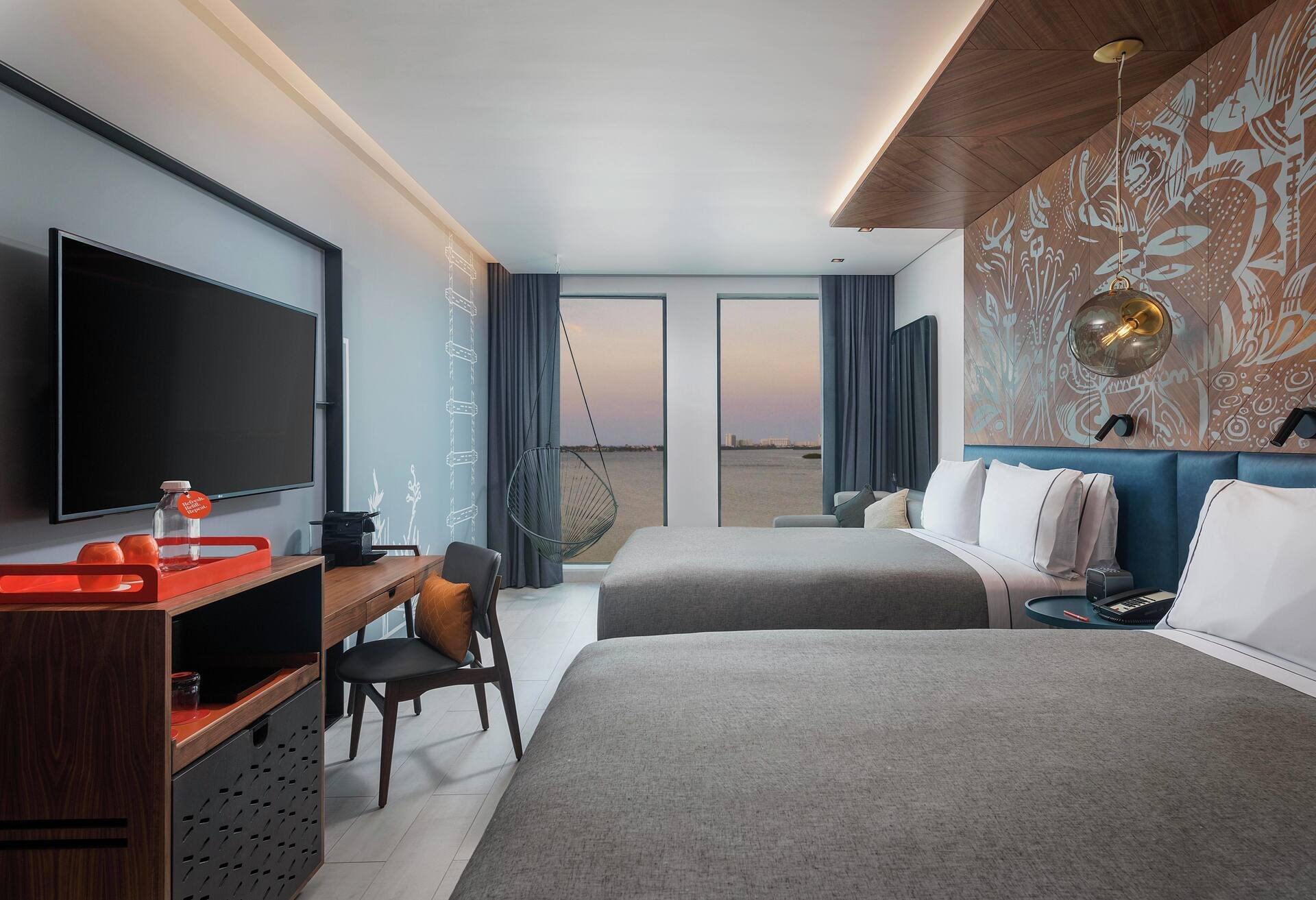 Sunset Bay View Two camas Queen Room