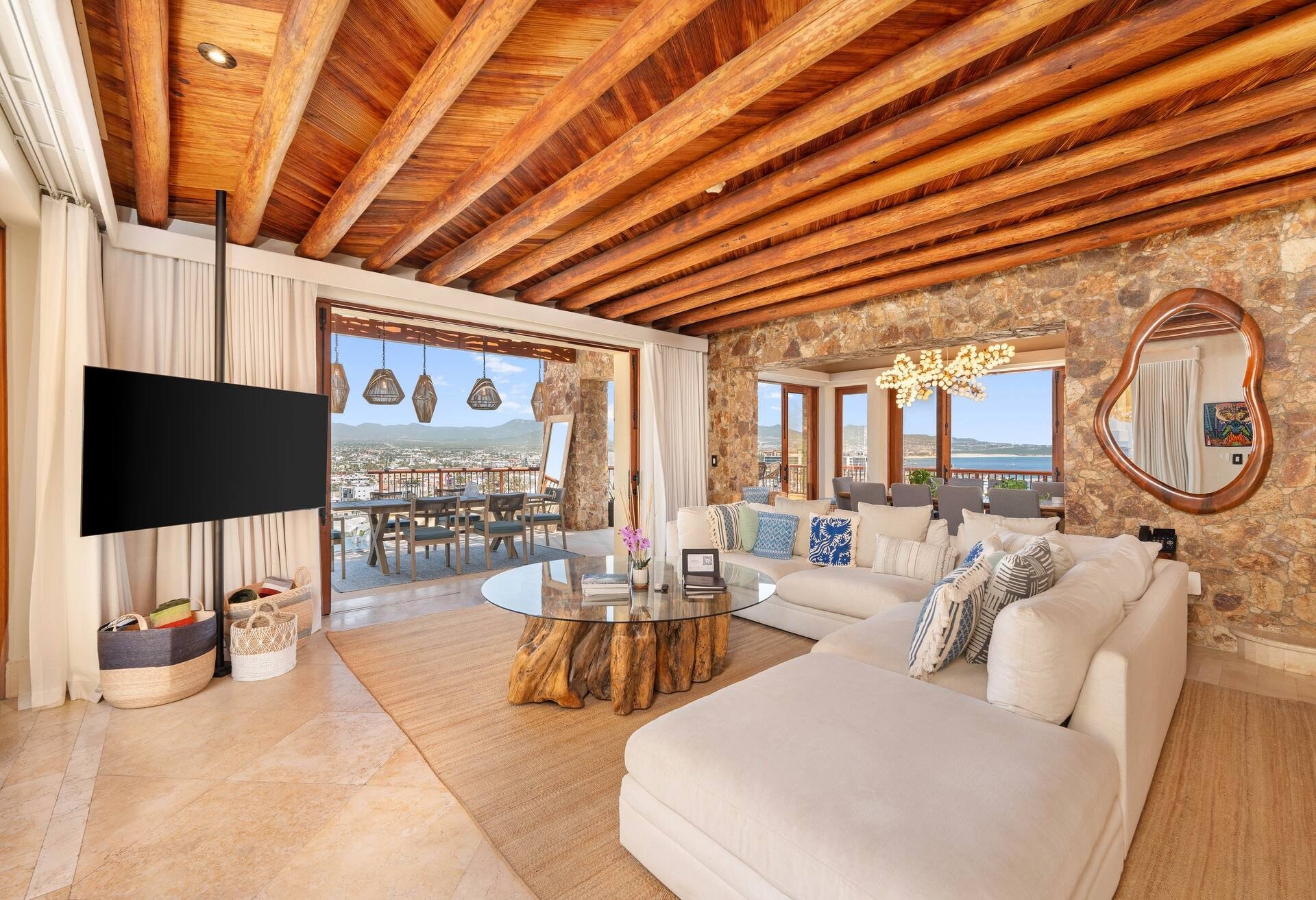 4 Bedroom Pedregal Private Home vista a la montaña