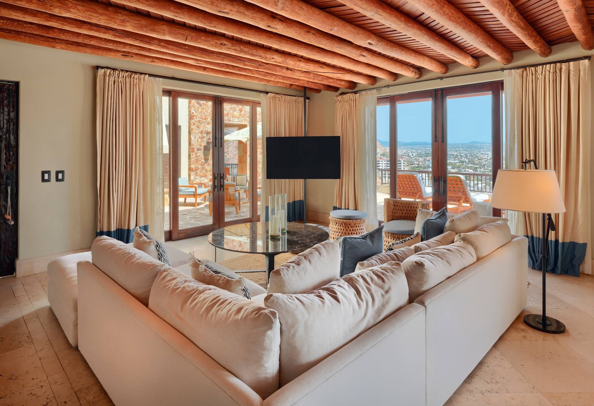 4 Bedroom Pedregal Private Home — 2